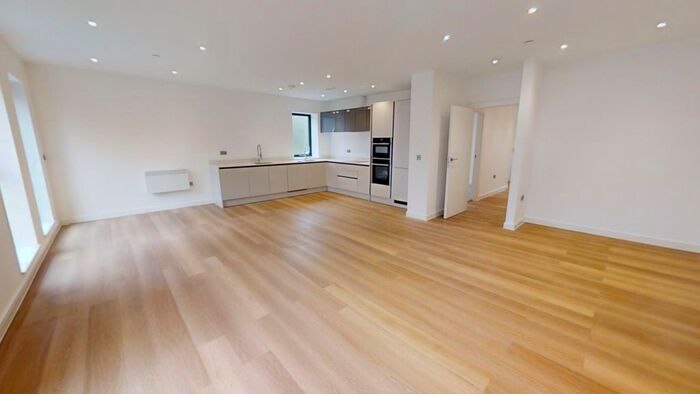 2 Bedroom Flat To Rent In Carmona Court, Cavendish Road, M7