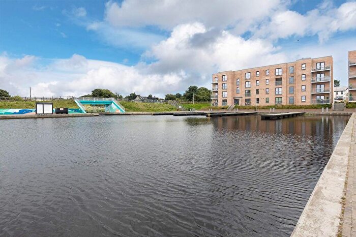 3 Bedroom Apartment For Sale In Canal View, Winchburgh, EH52