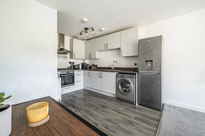 1 Bedroom Flat For Sale In Hurley Drive, Bracknell, Berkshire, RG12