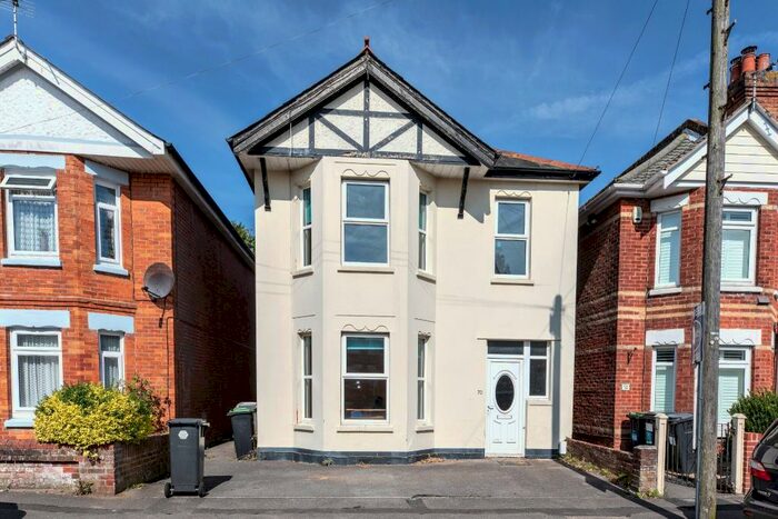 1 Bedroom Detached House To Rent In Bed Student House On Evelyn Road, BH9