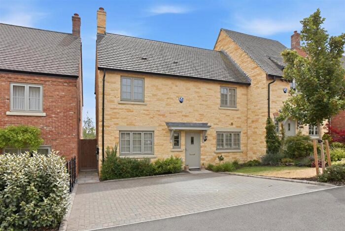 2 Bedroom House For Sale In Haddon Fields, Shipston-On-Stour, CV36