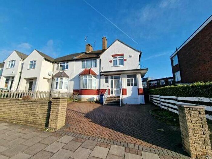 1 Bedroom Apartment To Rent In Brent Street, Hendon, London, NW4