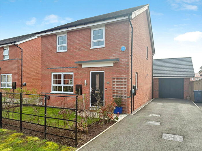 4 Bedroom Detached House For Sale In Roadtrain Avenue, Leyland, Preston, Lancashire, PR26