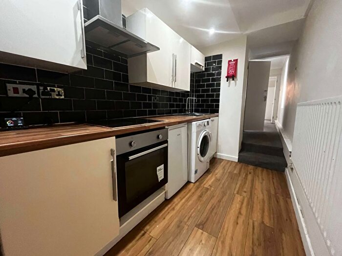 2 Bedroom Flat To Rent In South Birkbeck Road, Leytonstone, E11