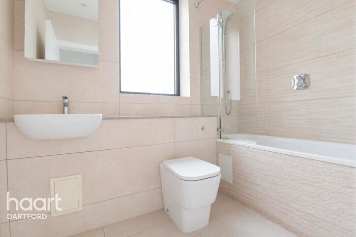 1 Bedroom Apartment For Sale In Instone Road, Dartford, DA1
