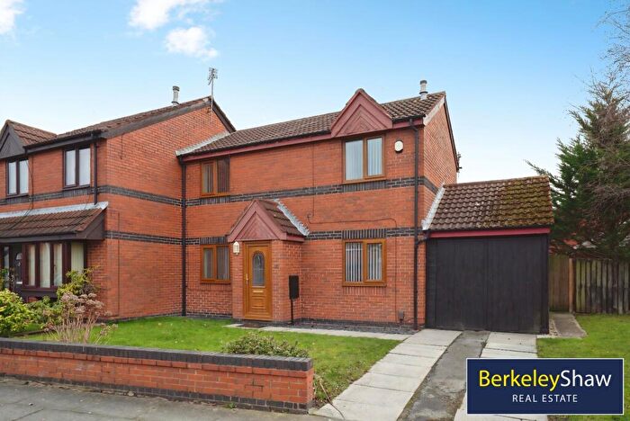 3 Bedroom End Of Terrace House To Rent In Elmsfield Road, Thornton, Liverpool, L23