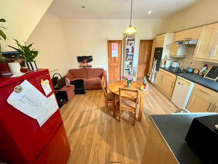 2 Bedroom Apartment To Rent In Barlow Moor Road, Chorlton, M21