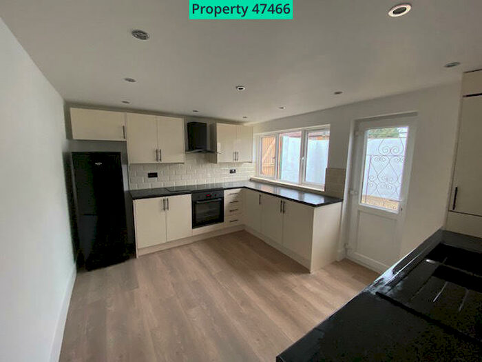 2 Bedroom Ground Flat To Rent In A Brent Road, London, SE18