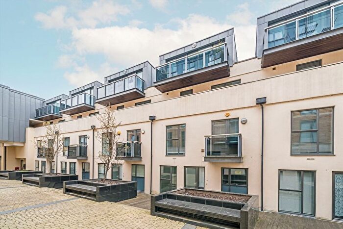3 Bedroom Flat For Sale In Old Post Office Walk, Surbiton, KT6