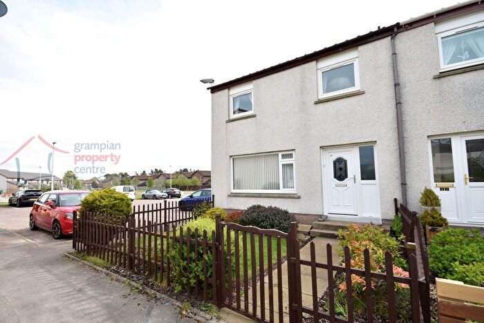 3 Bedroom Property For Sale In Waulkmill Grove, Elgin, IV30