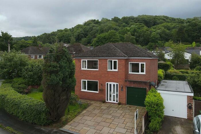 4 Bedroom Detached House For Sale In Lark Hall Crescent, Macclesfield, SK10