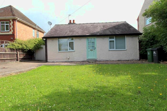 Detached Bungalow To Rent In Derby Road, Loughborough, LE11