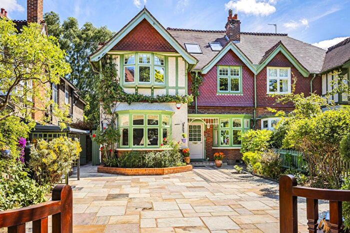 5 Bedroom Semi-Detached House For Sale In Lathbury Road, Oxford, OX2