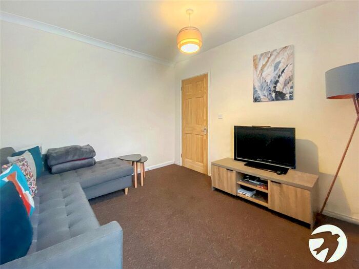 2 Bedroom Detached House To Rent In Chatham Hill, Chatham, Kent, ME5