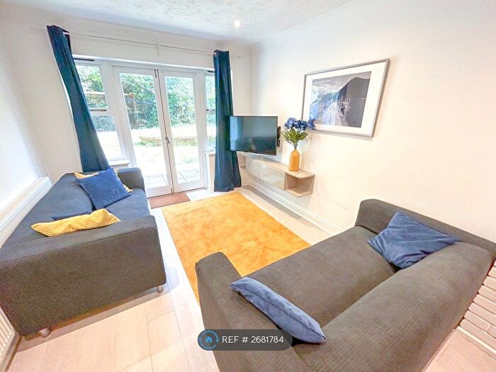 7 Bedroom Detached House To Rent In Cranford Way, Southampton, SO17