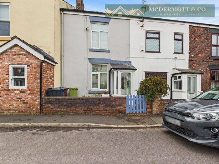 1 Bedroom Terraced House For Sale In Medlock Road, Failsworth, Manchester, M35