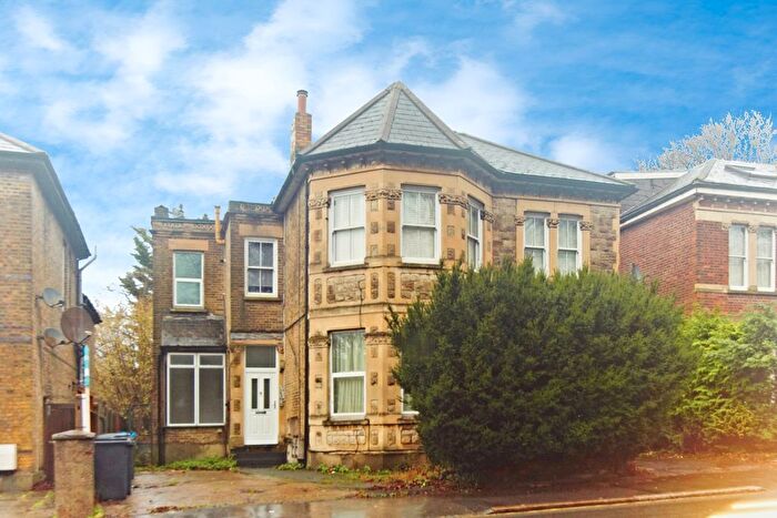 1 Bedroom Flat For Sale In Coombe Road, Croydon, CR0