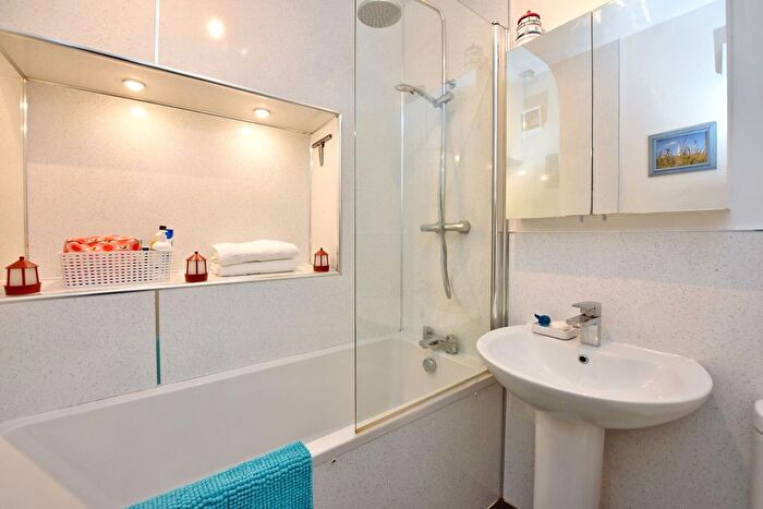 2 Bedroom Flat For Sale In Richmond Terrace, Rosemount, Aberdeen, AB25