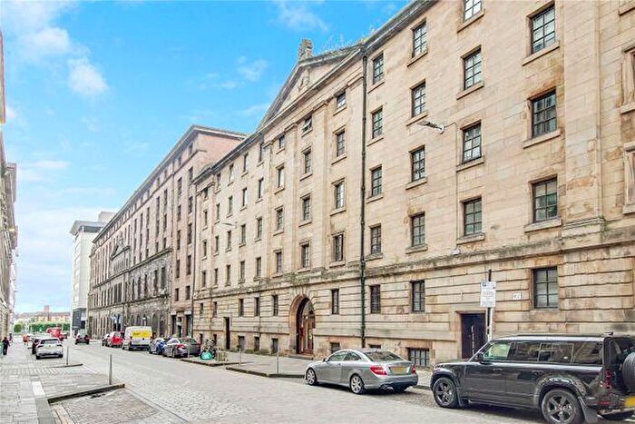 3 Bedroom Maisonette To Rent In James Watt Street, Glasgow -, G2