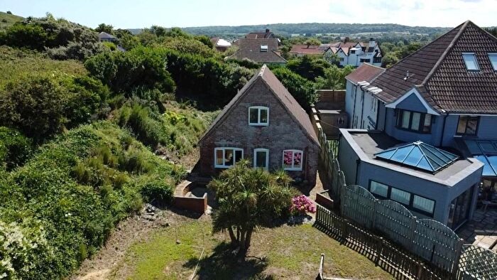 3 Bedroom Chalet For Sale In Cliff Road, Sheringham, NR26