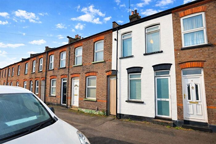 2 Bedroom Terraced House To Rent In Surrey Street, Luton, LU1