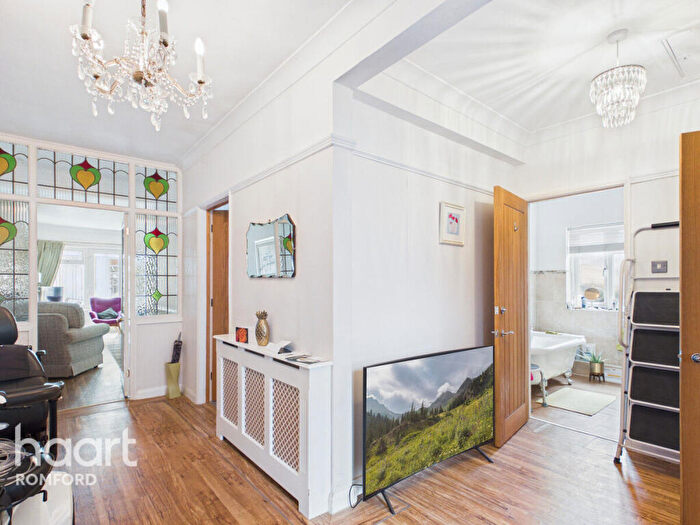 3 Bedroom Semi-Detached Bungalow For Sale In Forest Road, Romford, RM7