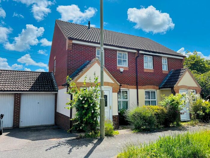3 Bedroom Semi-Detached House To Rent In Brake Hill, Oxford, OX4