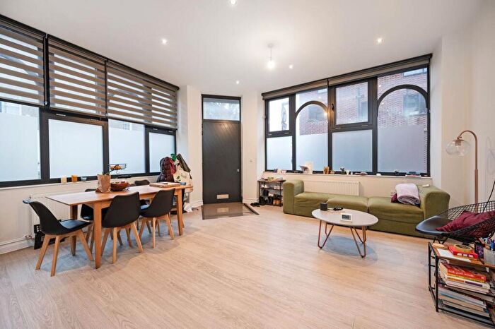 2 Bedroom Flat For Sale In Dalston Lane, Hackney, London, E8