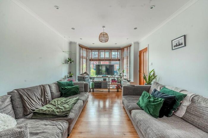 3 Bedroom Semi-Detached House To Rent In Lamorna Grove, Stanmore, HA7