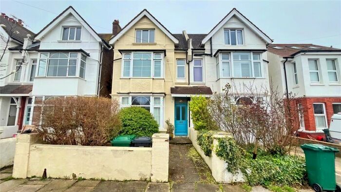 Flat To Rent In Glebe Villas, Hove, BN3