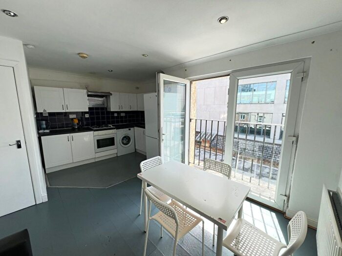 3 Bedroom Flat To Rent In Chalton Street, NW1
