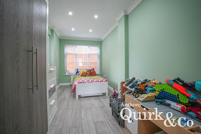 2 Bedroom Detached Bungalow For Sale In Tilburg Road, Canvey Island, SS8