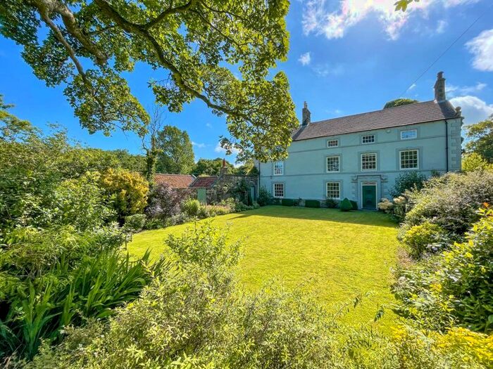 6 Bedroom Property For Sale In Fylingdales, Whitby YO22