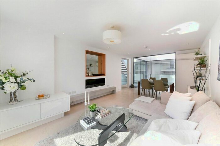 3 Bedroom Terraced House To Rent In Compton Avenue, Islington, London, N1