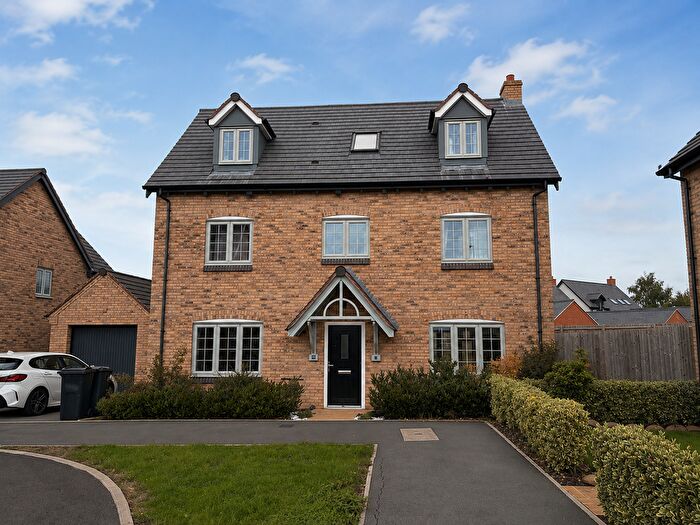 5 Bedroom Property To Rent In Redfern Road, Swadlincote, DE12