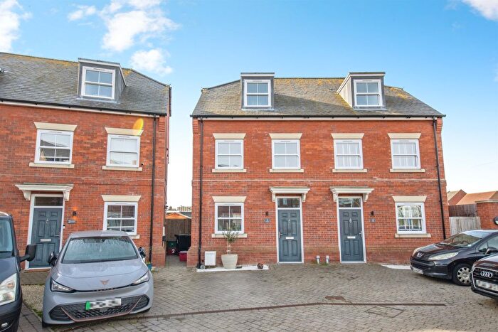 3 Bedroom Semi Detached House For Sale In Harbourside, Harwich, CO12