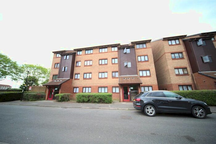 1 Bedroom Flat To Rent In Grilse Close, London, N9