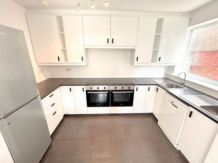 7 Bedroom Semi-Detached House To Rent In Granby Grove, Southampton, SO17