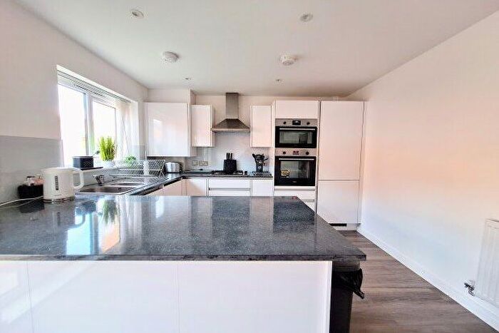 3 Bedroom Detached House To Rent In Whiting Avenue, Greenhithe, DA9