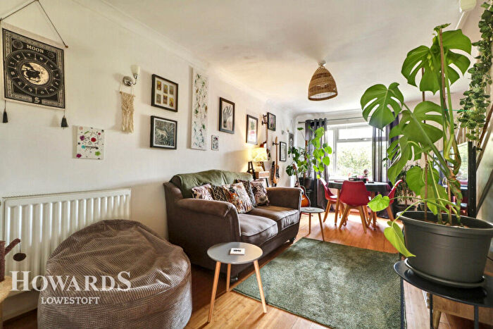 2 Bedroom Terraced House For Sale In Broadoak Close, Lowestoft, NR33