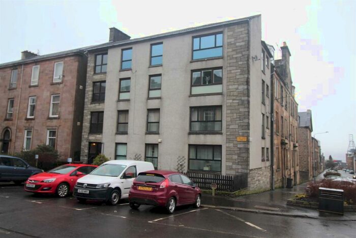 2 Bedroom Flat To Rent In Brisbane Street, Greenock, PA16