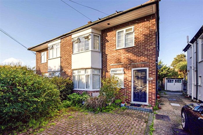 2 Bedroom Maisonette To Rent In Heatham Park, Twickenham, TW2