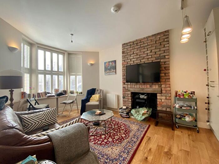 1 Bedroom Apartment To Rent In Howard Terrace, City Centre, CF24