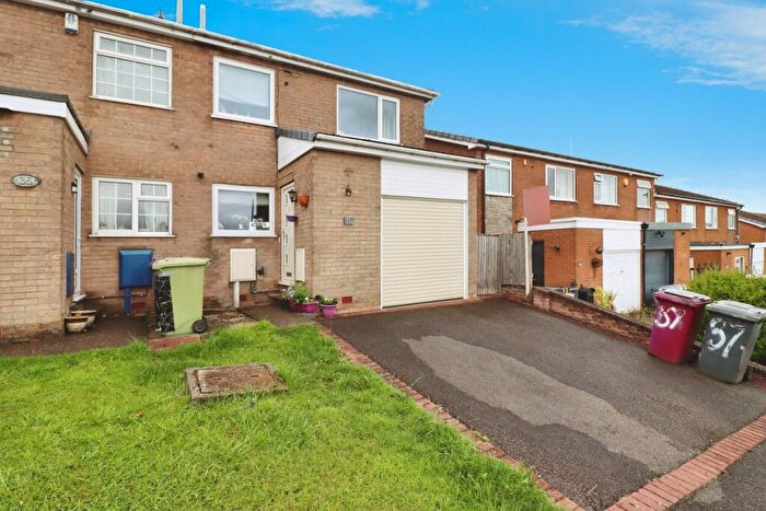 3 Bedroom Semi-Detached House For Sale In Queensway, Pilsley, Chesterfield, S45