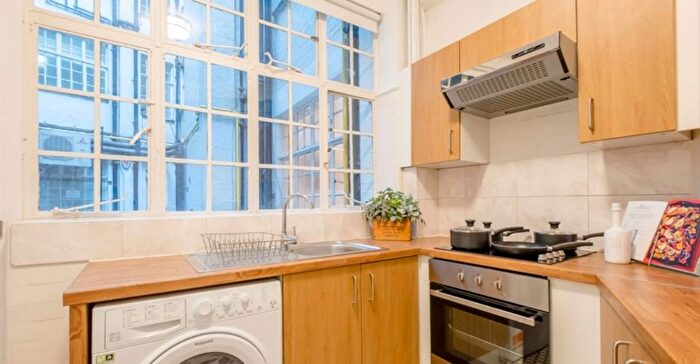 2 Bedroom Flat To Rent In Park Road, London, NW8