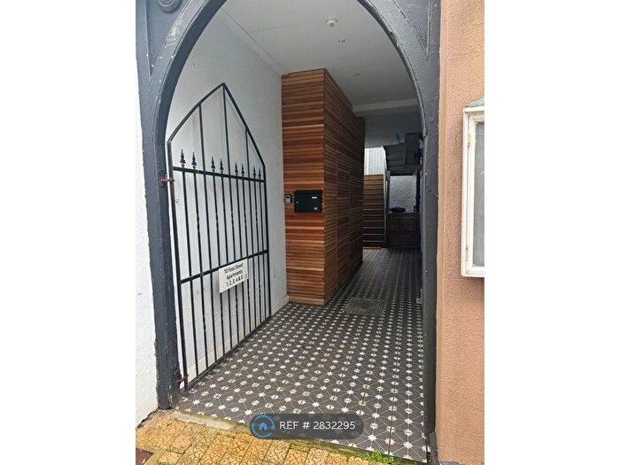 1 Bedroom Flat To Rent In Foss St, Dartmouth, TQ6