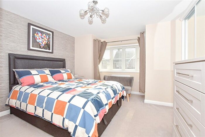 4 Bedroom Detached House For Sale In Broke Wood Way, Maidstone, Kent, ME16