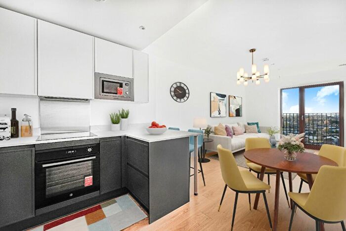 2 Bedroom Flat To Rent In Burnt Mill, Harlow, Essex, CM20