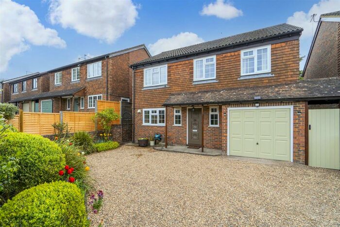 4 Bedroom House To Rent In Maybrook Gardens, High Wycombe, HP13