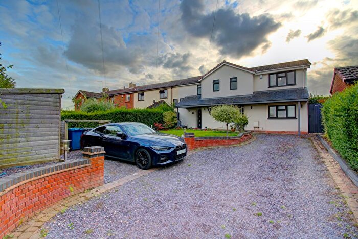 3 Bedroom Semi-Detached House For Sale In Cartersfield Lane, Stonnall, Walsall, WS9